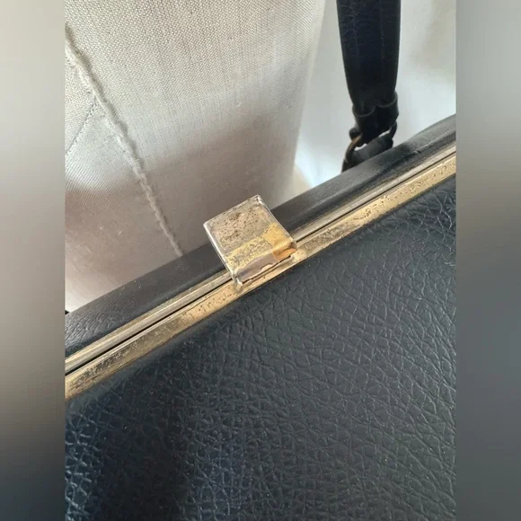 1960s Extra Large Black Snap Closure Shoulder Bag - Picture 8 of 13